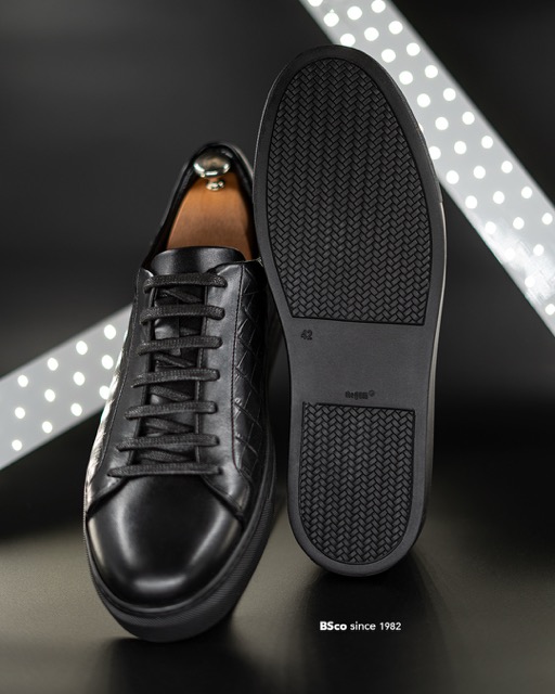 Men’s Vans Shoes, Model 087, Natural Suede Leather with Croco Side Pattern, Lace-Up, Black Sole
