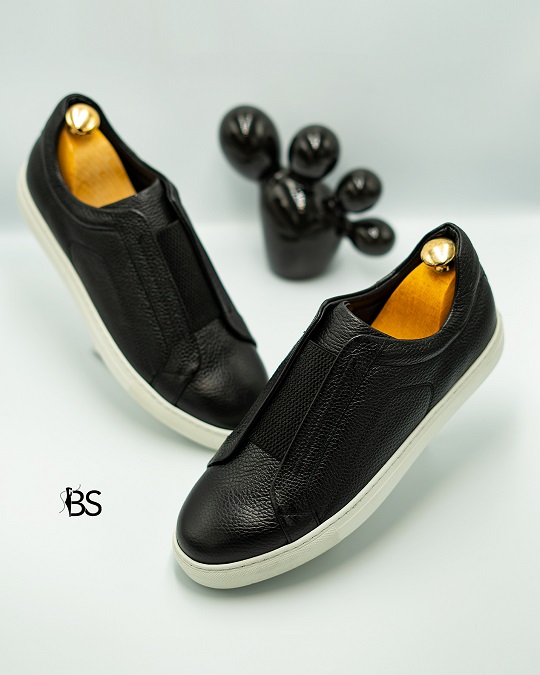 Men’s Vans Model 091 – crafted from natural floater leather with a clean white rubber sole for everyday