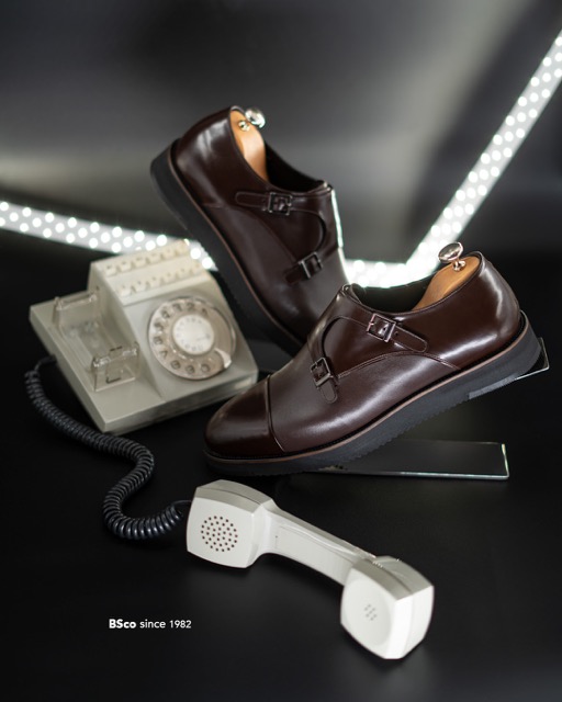 Classic Men's Shoes Model: 947 Oxford – Patent and Polished Natural leather Tunnelly Sole