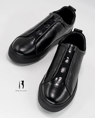 Men’s Vans Model: 090