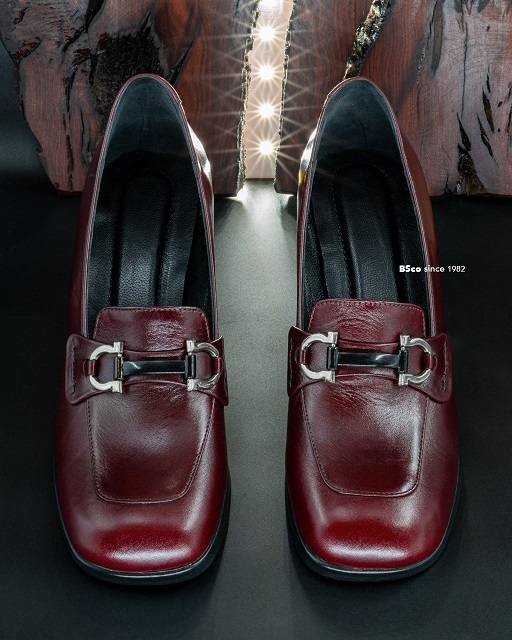  Classic Women's Shoes – Model 397 –  embossed genuine leather