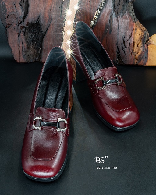  Classic Women's Shoes – Model 397 –  embossed genuine leather