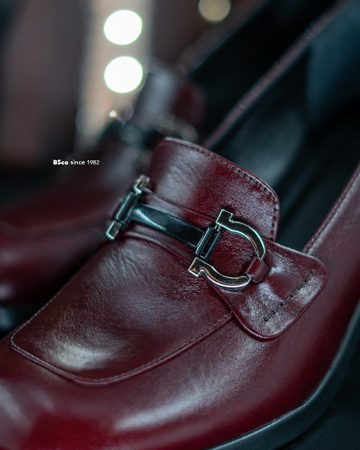  Classic Women's Shoes – Model 397 –  embossed genuine leather