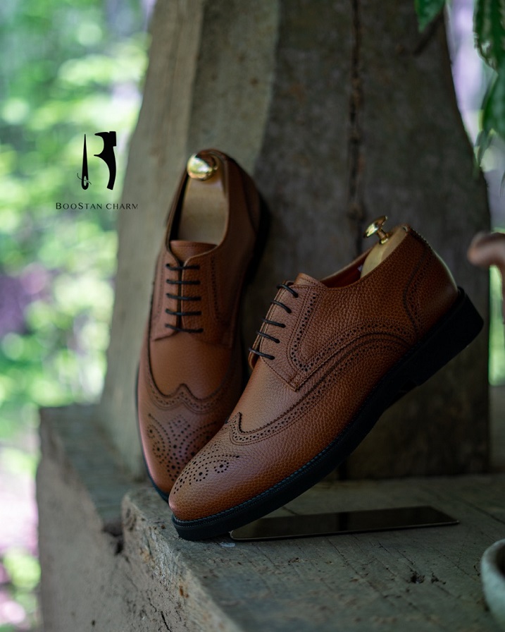 Classic Men's Shoes Model: 702 Full Floater Natural leather  with Patterned Toe Tunnelly Sole
