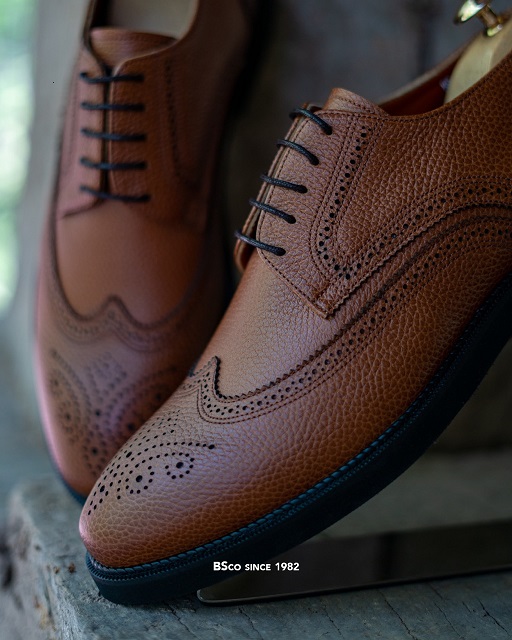 Classic Men's Shoes Model: 702 Full Floater Natural leather with Patterned Toe Tunnelly Sole