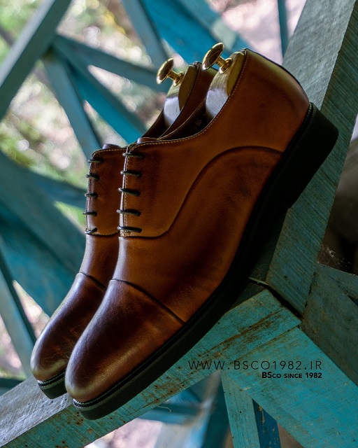 Classic Men's Shoes Model: 947 Polished Natural leather EPR Sole – Honey Brown