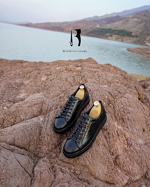 Model 087 – Men's Vans - made of Full Croco-embossed  Natural Leather, Lace-up Closure