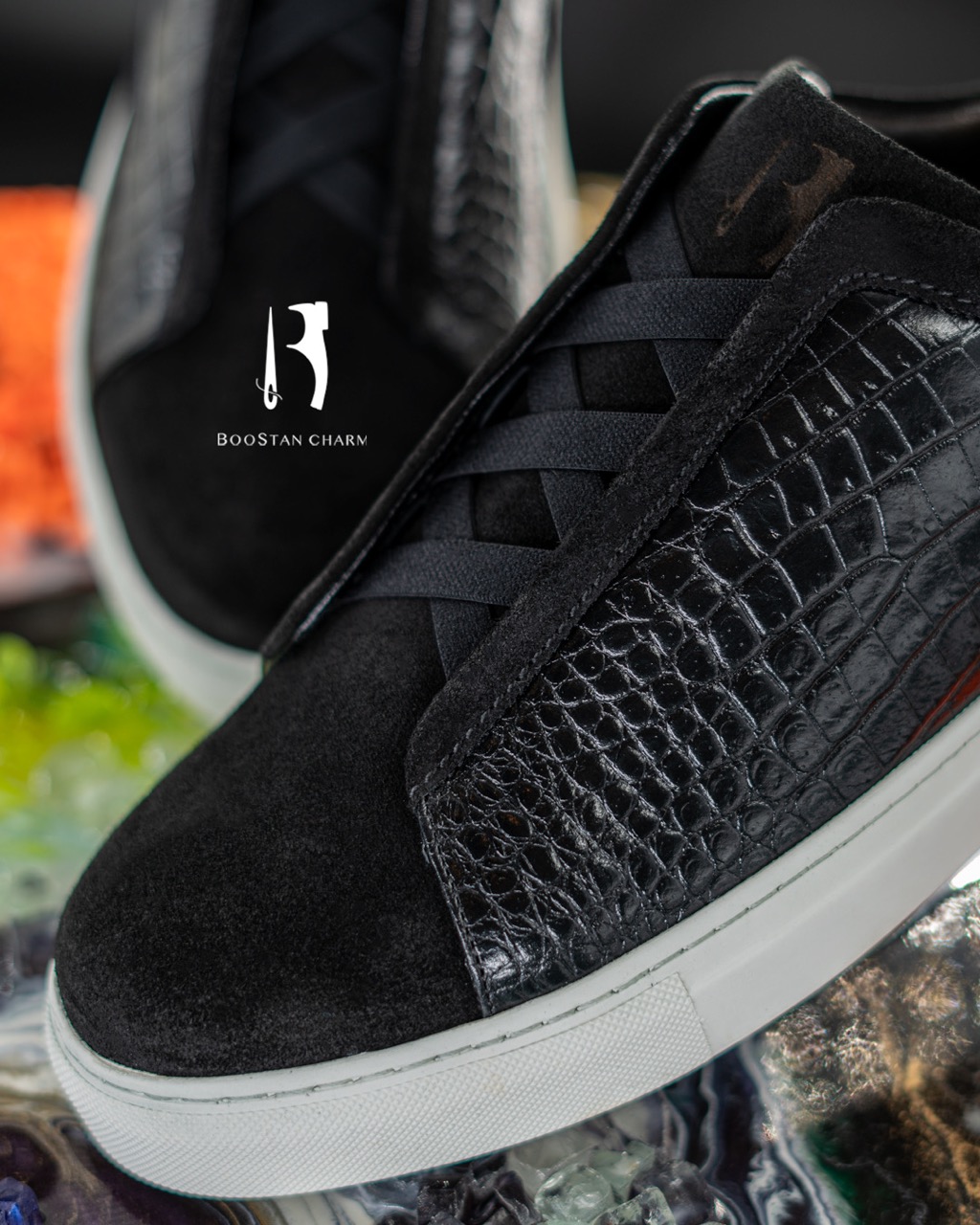 Model 089 – Men's Vans - made of Croco-embossed Genuine Leather combined with soft suede,