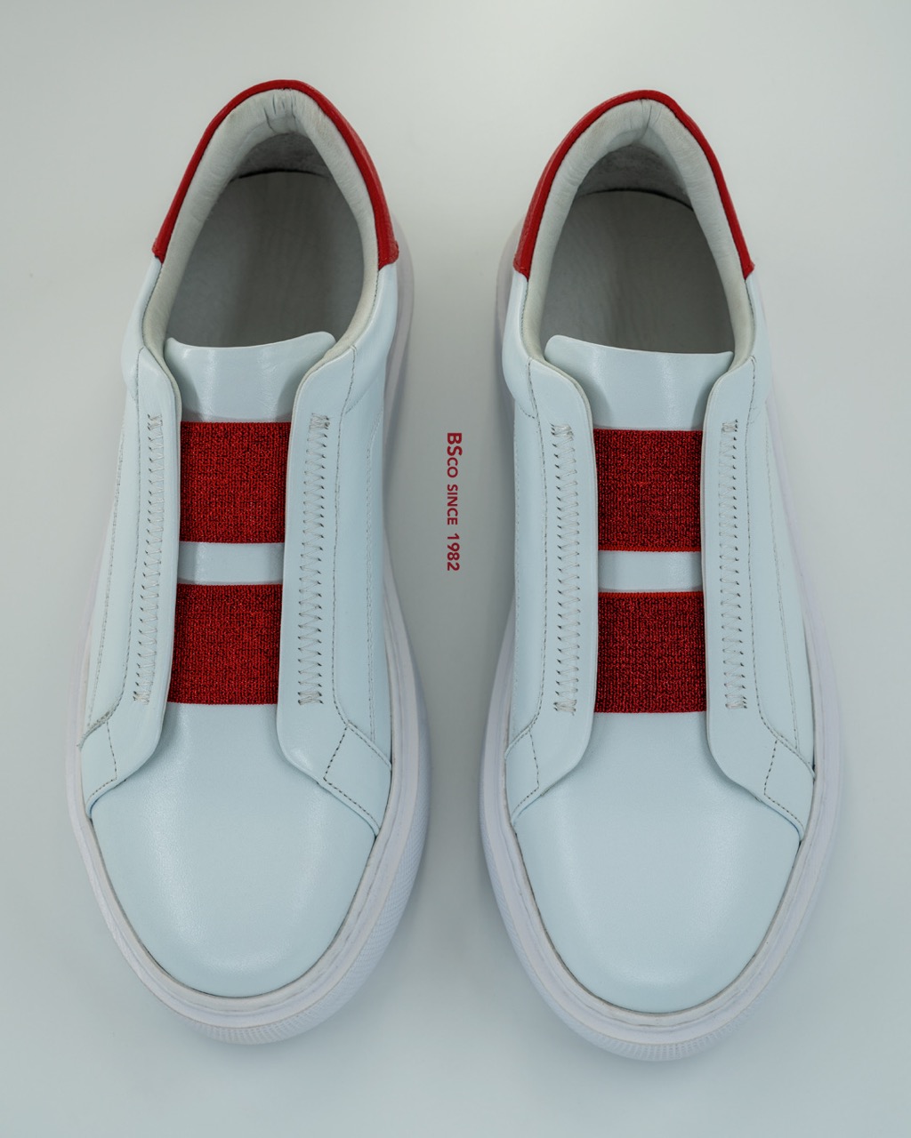 Women's Sneakers model: 0090- embossed genuine leather, Rubber sole