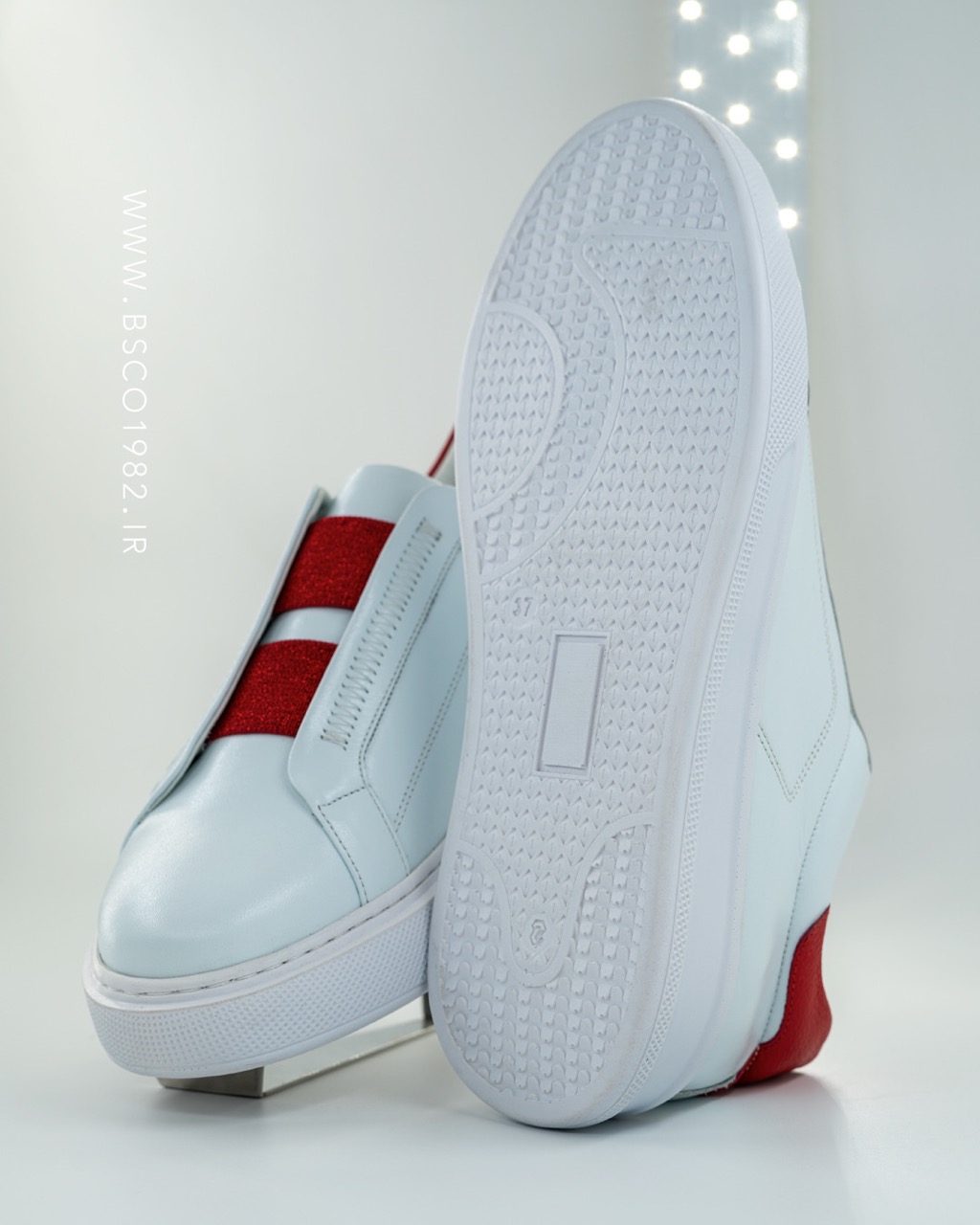 Women's Sneakers model: 0090- embossed genuine leather, Rubber sole